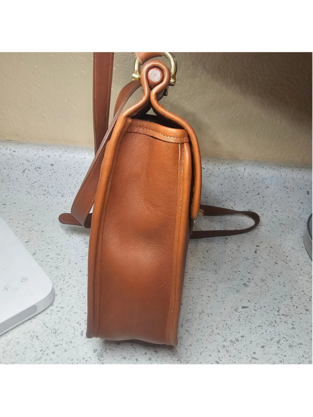 Vintage Coach British Tan Leather Dowel Crossbody Bag - Picture 3 of 13